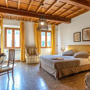 Bed & Breakfast Mdr Già Via Larga